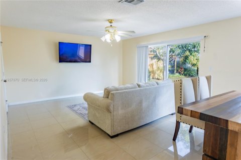 Купить виллу или дом в Порт-Сент-Луси, Флорида 3 спальни, 229.56м2, № 1996388 - фото 10