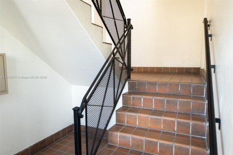 Commercial property in Miami, Florida № 1973801 - photo 13