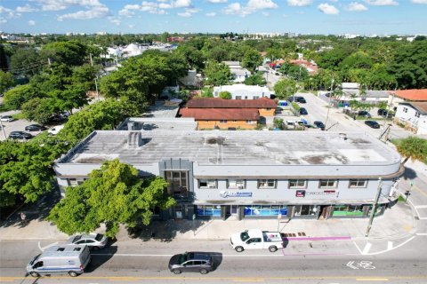 Commercial property in Miami, Florida № 1973801 - photo 4