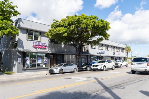 Commercial property in Miami, Florida № 1973801 - photo 8