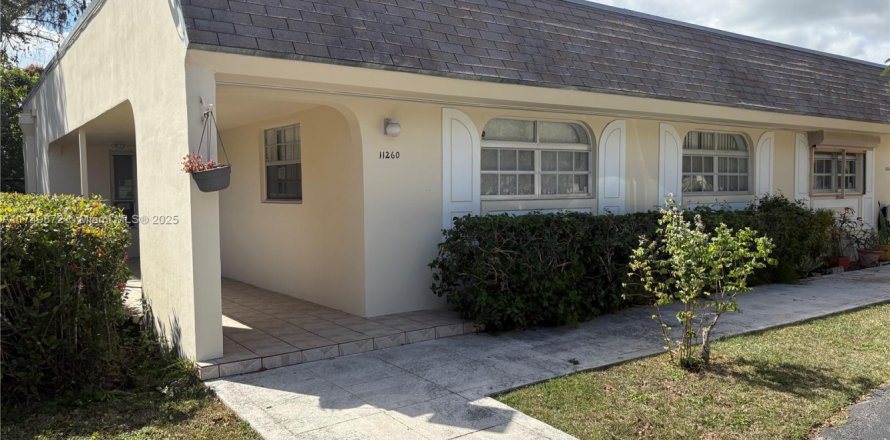Touwnhouse à Miami, Floride 2 chambres, 103.31 m2 № 1867476