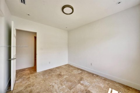 Снять в аренду виллу или дом в Ки-Бискейн, Флорида 4 спальни, 202.25м2, № 1950577 - фото 27