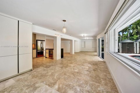 Снять в аренду виллу или дом в Ки-Бискейн, Флорида 4 спальни, 202.25м2, № 1950577 - фото 14