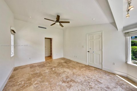 Снять в аренду виллу или дом в Ки-Бискейн, Флорида 4 спальни, 202.25м2, № 1950577 - фото 30