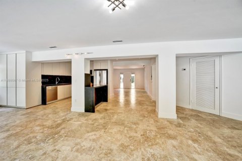 Снять в аренду виллу или дом в Ки-Бискейн, Флорида 4 спальни, 202.25м2, № 1950577 - фото 13