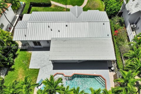 Снять в аренду виллу или дом в Ки-Бискейн, Флорида 4 спальни, 202.25м2, № 1950577 - фото 4