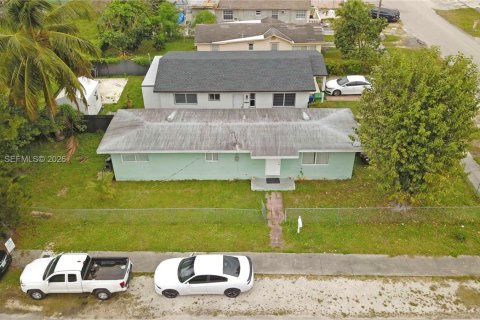 House in Miami, Florida 2 bedrooms, 73.86 sq.m. № 1994946 - photo 20