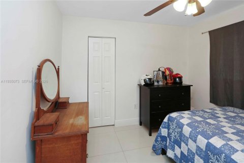 Casa en venta en Miami, Florida, 2 dormitorios, 73.86 m2 № 1994946 - foto 12