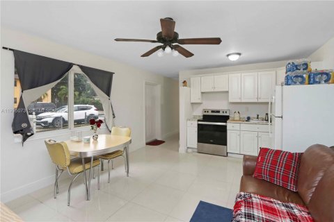 Casa en venta en Miami, Florida, 2 dormitorios, 73.86 m2 № 1994946 - foto 4