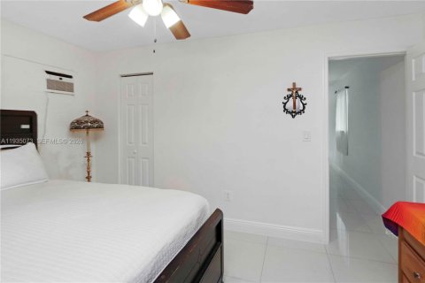 Casa en venta en Miami, Florida, 2 dormitorios, 73.86 m2 № 1994946 - foto 16