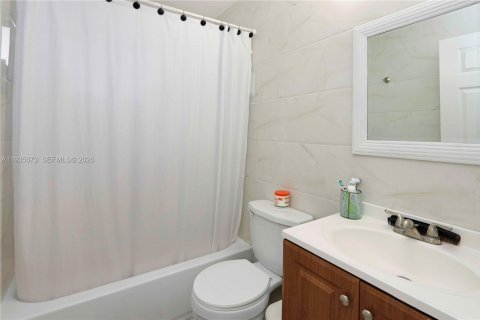 Casa en venta en Miami, Florida, 2 dormitorios, 73.86 m2 № 1994946 - foto 13