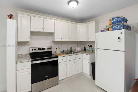 Casa en venta en Miami, Florida, 2 dormitorios, 73.86 m2 № 1994946 - foto 5