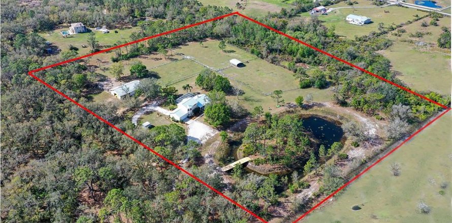 House in Bradenton, Florida 4 bedrooms, 259.1 sq.m. № 1724412
