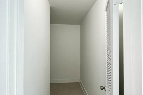 Купить кондоминиум в Лантана, Флорида 3 комнаты, 74.88м2, № 2084215 - фото 19