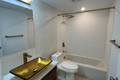 Купить кондоминиум в Лантана, Флорида 3 комнаты, 74.88м2, № 2084215 - фото 18