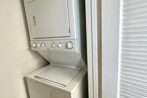 Купить кондоминиум в Лантана, Флорида 3 комнаты, 74.88м2, № 2084215 - фото 22