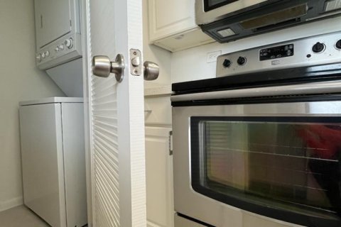 Купить кондоминиум в Лантана, Флорида 3 комнаты, 74.88м2, № 2084215 - фото 24
