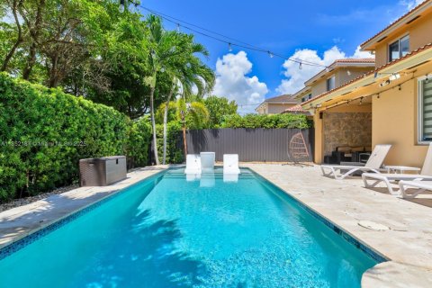 House in Cutler Bay, Florida 4 bedrooms, 219.99 sq.m. № 2012127 - photo 12