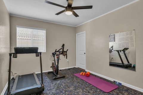 House in Cutler Bay, Florida 4 bedrooms, 219.99 sq.m. № 2012127 - photo 23