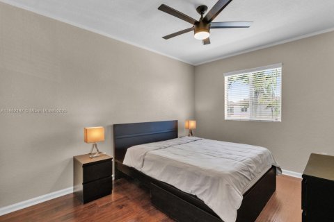 House in Cutler Bay, Florida 4 bedrooms, 219.99 sq.m. № 2012127 - photo 22