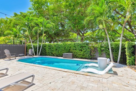 House in Cutler Bay, Florida 4 bedrooms, 219.99 sq.m. № 2012127 - photo 28