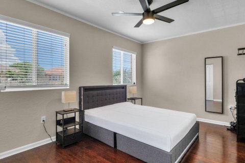 House in Cutler Bay, Florida 4 bedrooms, 219.99 sq.m. № 2012127 - photo 20