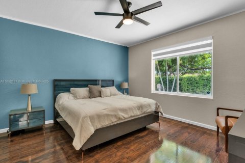 House in Cutler Bay, Florida 4 bedrooms, 219.99 sq.m. № 2012127 - photo 16