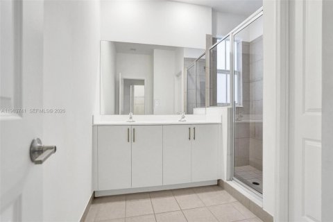 Снять в аренду таунхаус в Корал-Спрингс, Флорида 3 спальни, 172.15м2, № 2025467 - фото 20