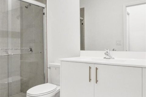 Снять в аренду таунхаус в Корал-Спрингс, Флорида 3 спальни, 172.15м2, № 2025467 - фото 10