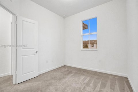 Снять в аренду таунхаус в Корал-Спрингс, Флорида 3 спальни, 172.15м2, № 2025467 - фото 29