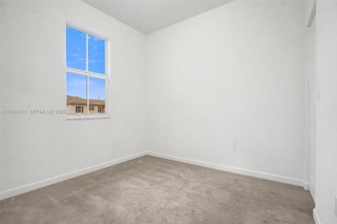 Снять в аренду таунхаус в Корал-Спрингс, Флорида 3 спальни, 172.15м2, № 2025467 - фото 26