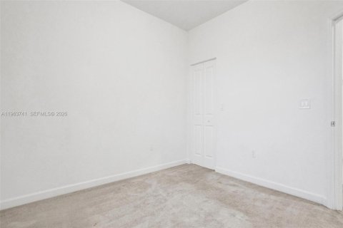 Снять в аренду таунхаус в Корал-Спрингс, Флорида 3 спальни, 172.15м2, № 2025467 - фото 27