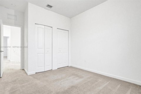 Снять в аренду таунхаус в Корал-Спрингс, Флорида 3 спальни, 172.15м2, № 2025467 - фото 24