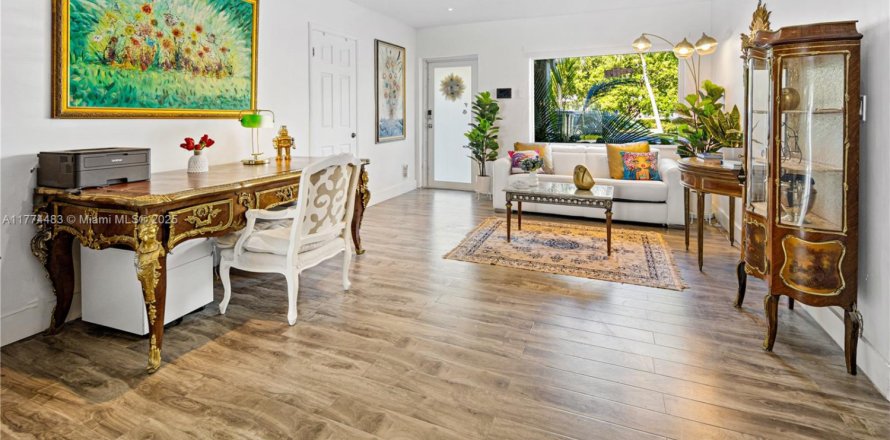Villa ou maison à Miami Beach, Floride 4 chambres, 186.27 m2 № 1862929