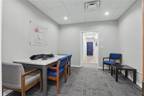 Propiedad comercial en venta en Orlando, Florida, 490.71 m2 № 1747162 - foto 25