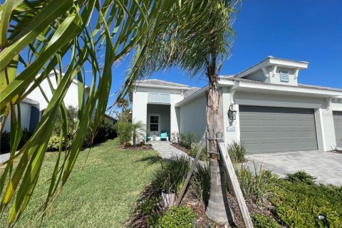 House in Venice, Florida 3 bedrooms, 171.4 sq.m. № 2108395