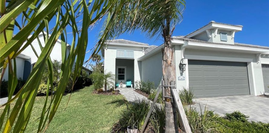 House in Venice, Florida 3 bedrooms, 171.4 sq.m. № 2108395
