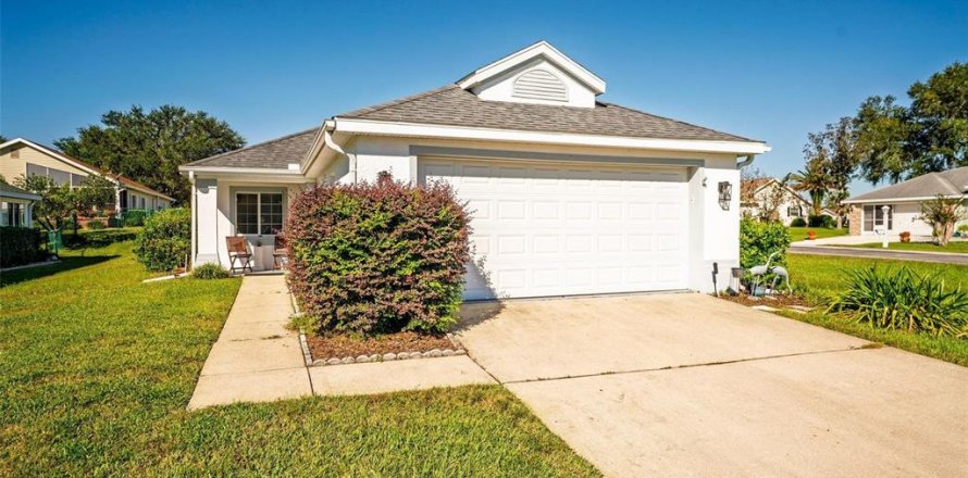 House in Ocala, Florida 2 bedrooms, 98.66 sq.m. № 2214884