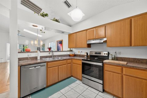House in Ocala, Florida 2 bedrooms, 98.66 sq.m. № 2214884 - photo 15