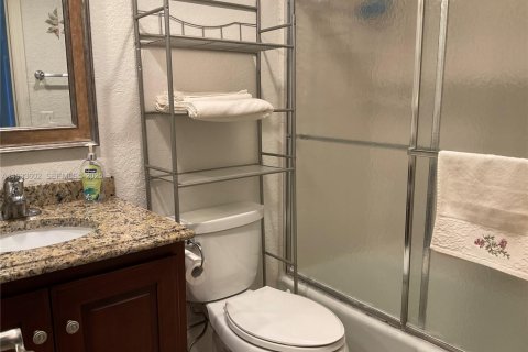 Condo in Pompano Beach, Florida, 2 bedrooms  № 1993168 - photo 6