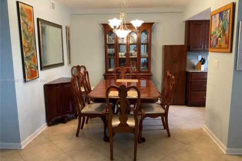 Condo in Pompano Beach, Florida, 2 bedrooms  № 1993168 - photo 3