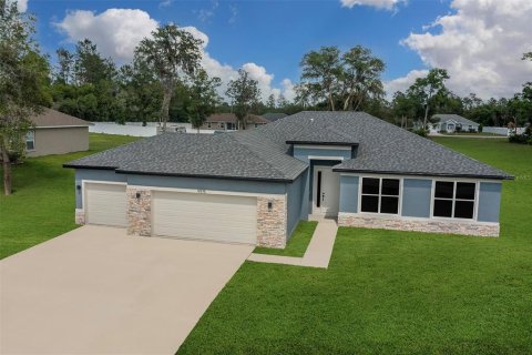 House in Ocala, Florida 4 bedrooms, 174.01 sq.m. № 1723522 - photo 1