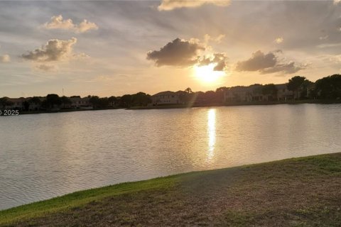 Снять в аренду кондоминиум в Мирамар, Флорида 1 спальня, 73.39м2, № 1887252 - фото 21