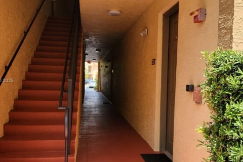 Снять в аренду кондоминиум в Мирамар, Флорида 1 спальня, 73.39м2, № 1887252 - фото 6