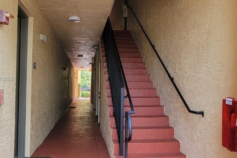 Снять в аренду кондоминиум в Мирамар, Флорида 1 спальня, 73.39м2, № 1887252 - фото 4