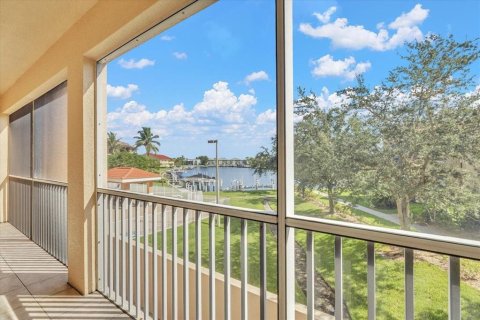 Copropriété à vendre à Punta Gorda, Floride: 3 chambres, 170.66 m2 № 2310215 - photo 4