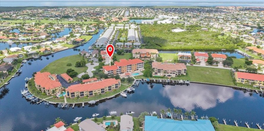 Condo à Punta Gorda, Floride, 3 chambres № 2310215