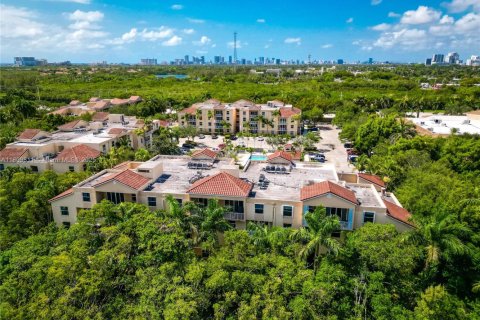 Condo in Dania Beach, Florida, 2 bedrooms  № 1756642 - photo 8