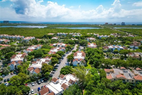 Condo in Dania Beach, Florida, 2 bedrooms  № 1756642 - photo 9