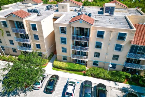 Condo in Dania Beach, Florida, 2 bedrooms  № 1756642 - photo 11